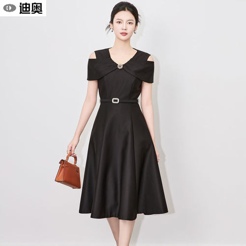 迪奥宫廷斗篷风钉钻洋气连衣裙女