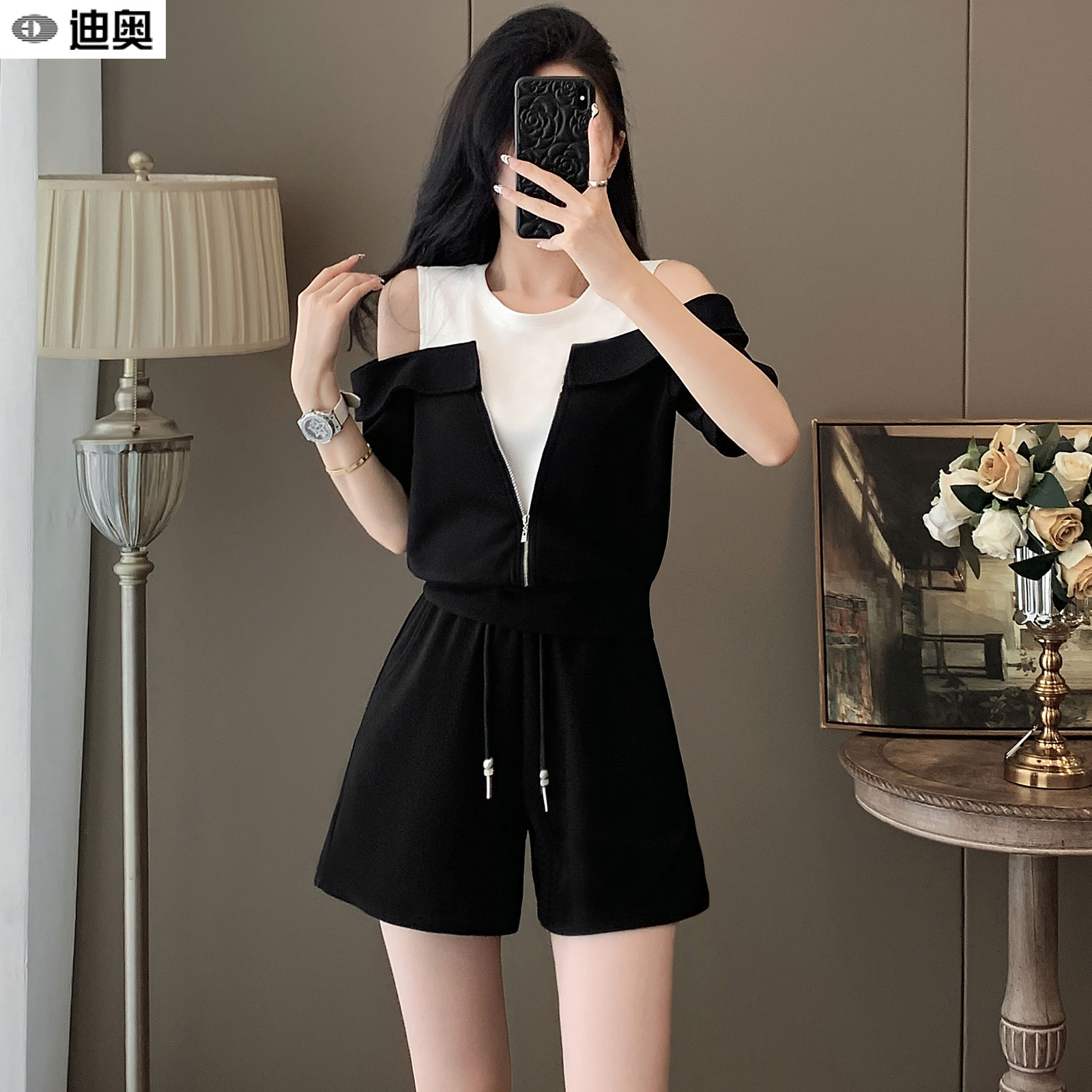 迪奥高级感短袖套装女夏25新款气质露肩短袖+休闲短裤时尚两件套