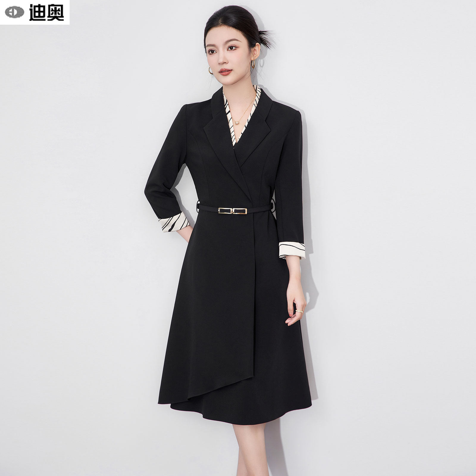 迪奥高级感西装连衣裙女2026早秋新款时髦气质撞色干练通勤中长裙