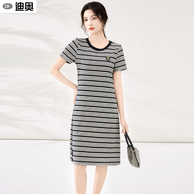 迪奥新款连衣裙女今年流行中长裙