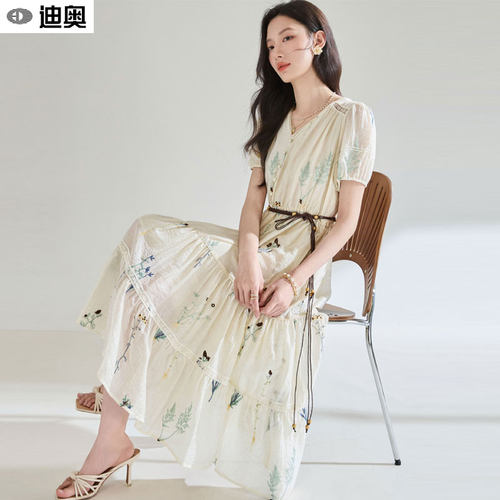 迪奥时尚田园温柔风减龄A字裙子