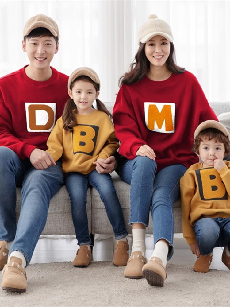 3인 4인 가족을 위한 한식 친자복 2024년 신상 가을 겨울 자수 스웨트 셔츠 엄마와 아이  대형 가족복