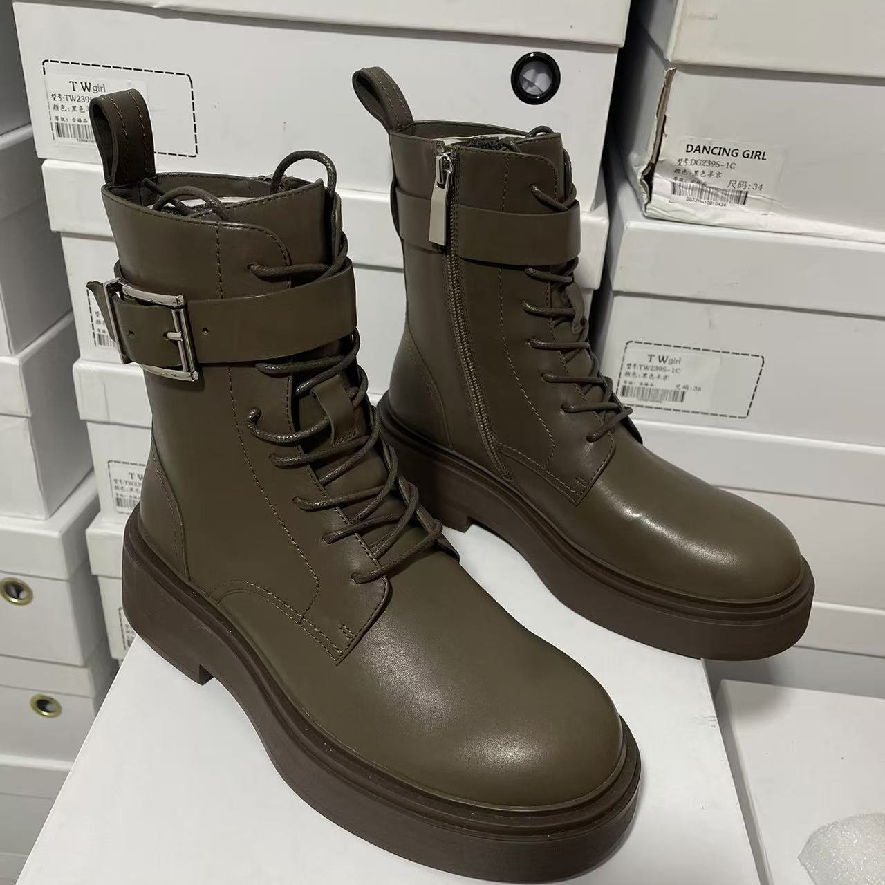 欧洲站女靴2025秋冬新款欧货真皮圆头粗跟马丁靴显瘦百搭机车靴子