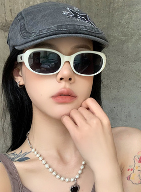 2024新款白色墨镜韩版潮女网红显脸小复古椭圆形防紫外线太阳眼镜