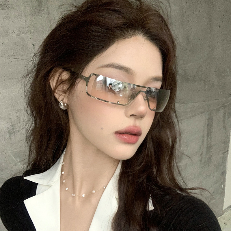 欧美高级感Y2K太阳眼镜金属镂空