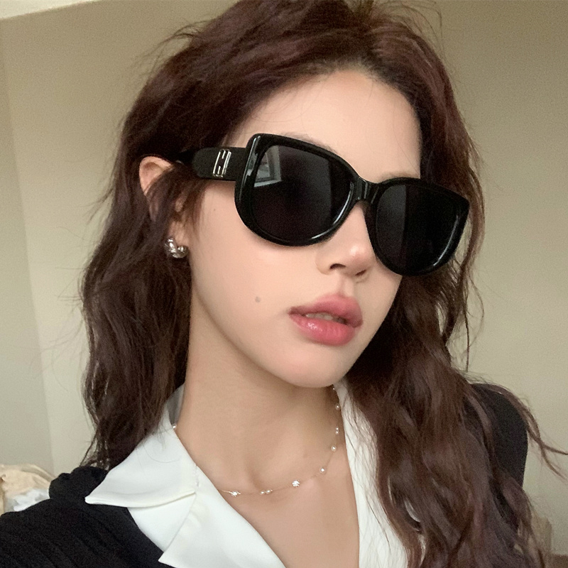 新款大框黑色猫眼墨镜女防紫外线