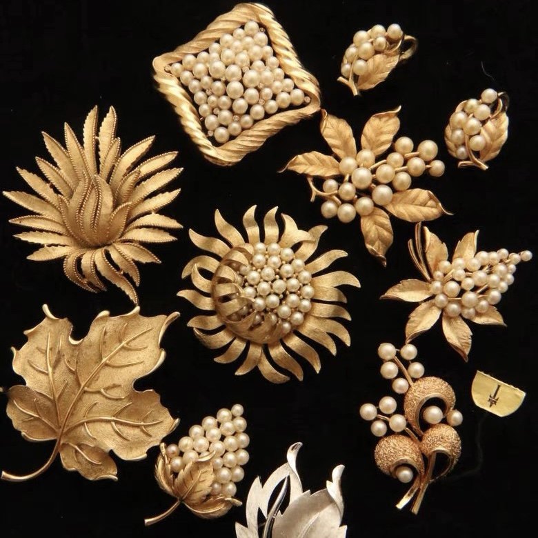 古董TRIFARI珍珠胸针60年代