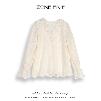 镂空勾花喇叭袖蕾丝衫女早春衬衫