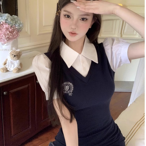 假两件Polo领泡泡袖连衣裙女
