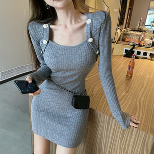 秋冬加厚复古方领针织连衣裙辣妹紧身收腰内搭长袖 打底包臀裙女潮