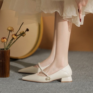 法式 女裸色粗跟尖头温柔仙女风百搭显瘦 复古珍珠一字扣带玛丽珍鞋
