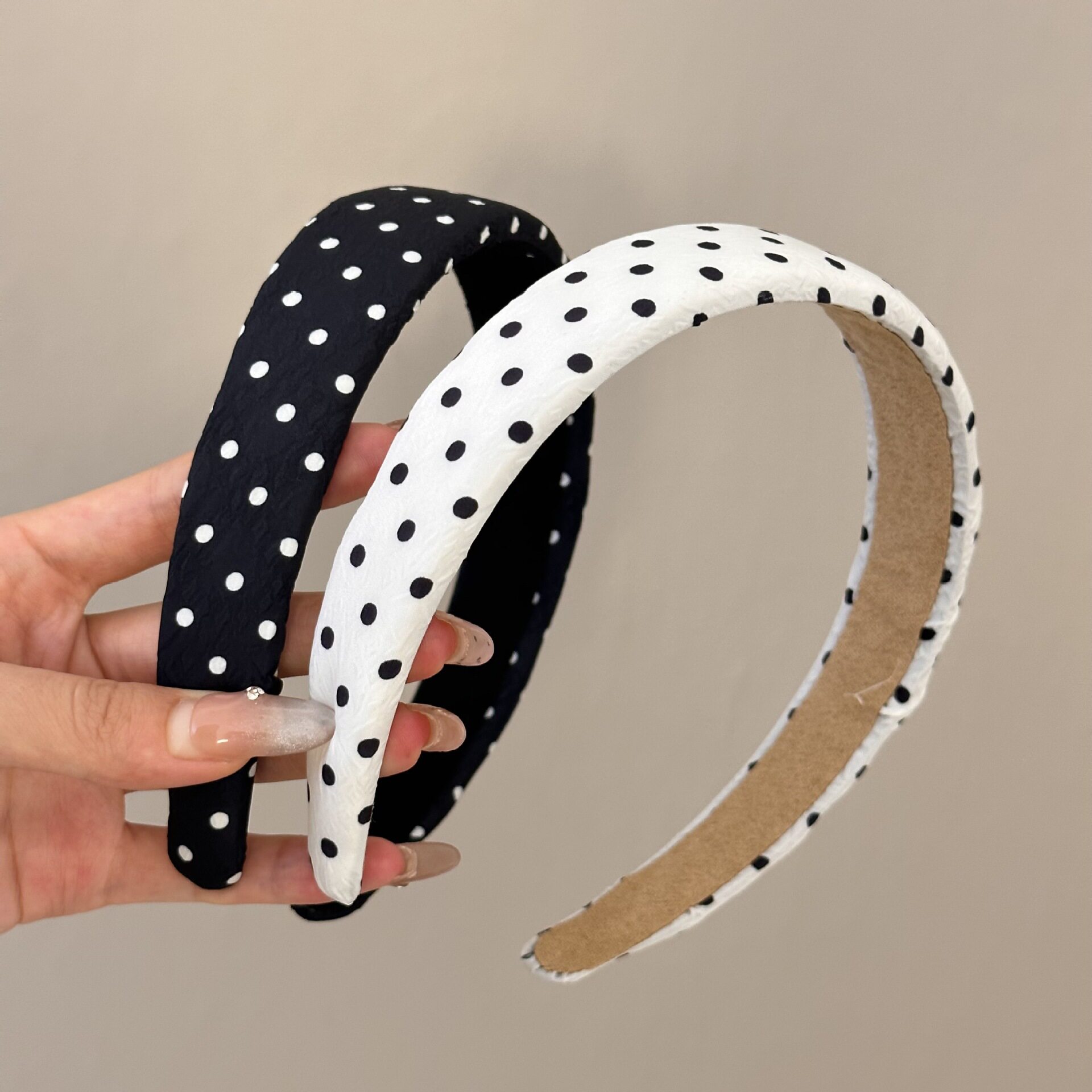 甜酷洋气波点黑白色褶皱雪纺发箍宽加厚抬高颅顶显瘦圆脸头箍可爱