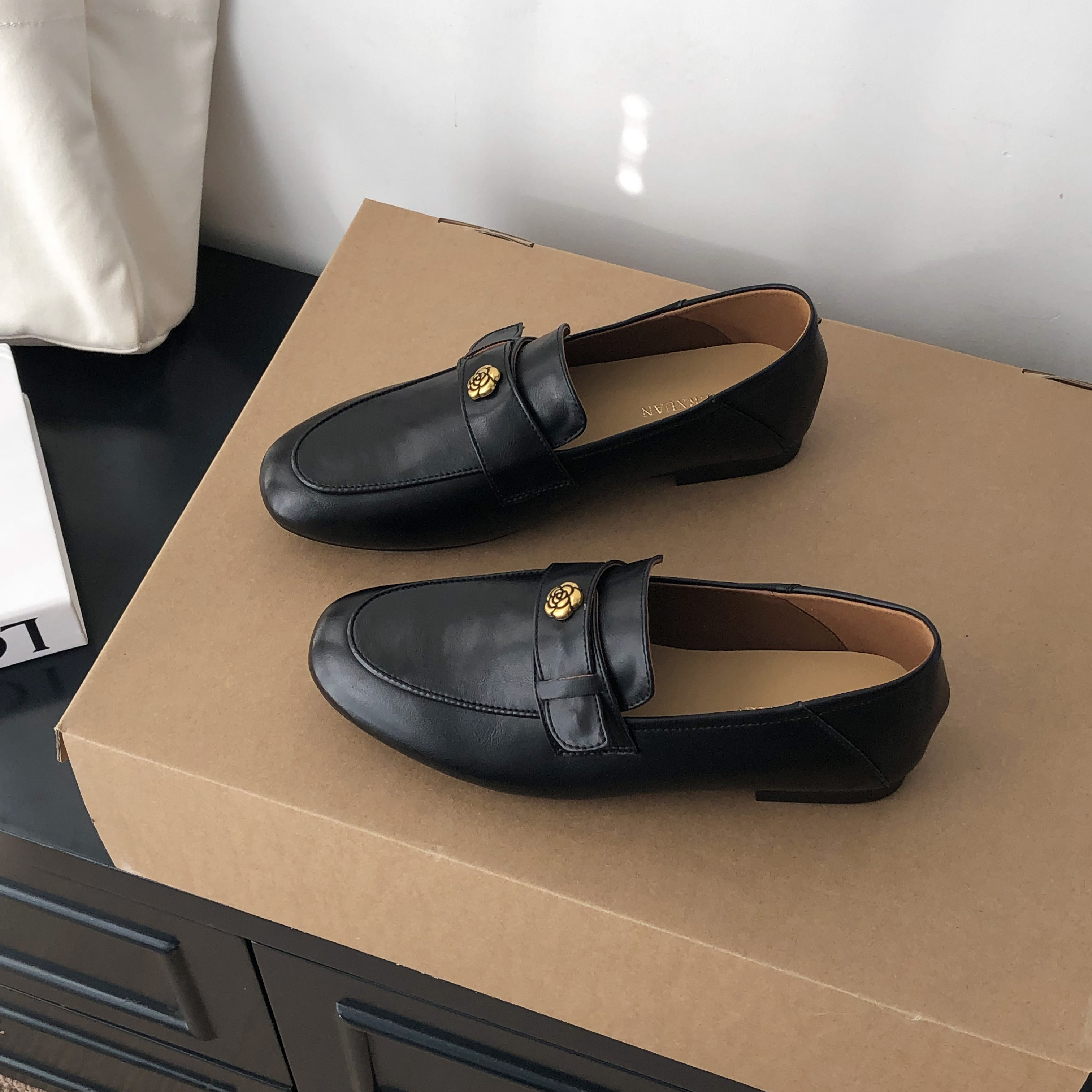 复古英伦风低跟单鞋女2026新款一脚蹬懒人黑色乐福鞋通勤工作鞋潮,女鞋,乐福鞋（豆豆鞋）,淘宝优惠券,粉丝福利购,淘宝优惠卷