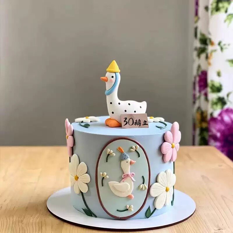 网红软胶生日鹅蛋糕装饰三十而立生日摆件女神30生日甜品台小鹅