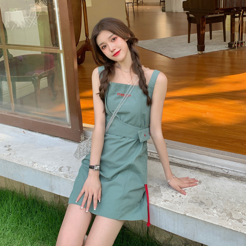 Real price ~ sweet and spicy Hepburn style suspender skirt women's sense of design