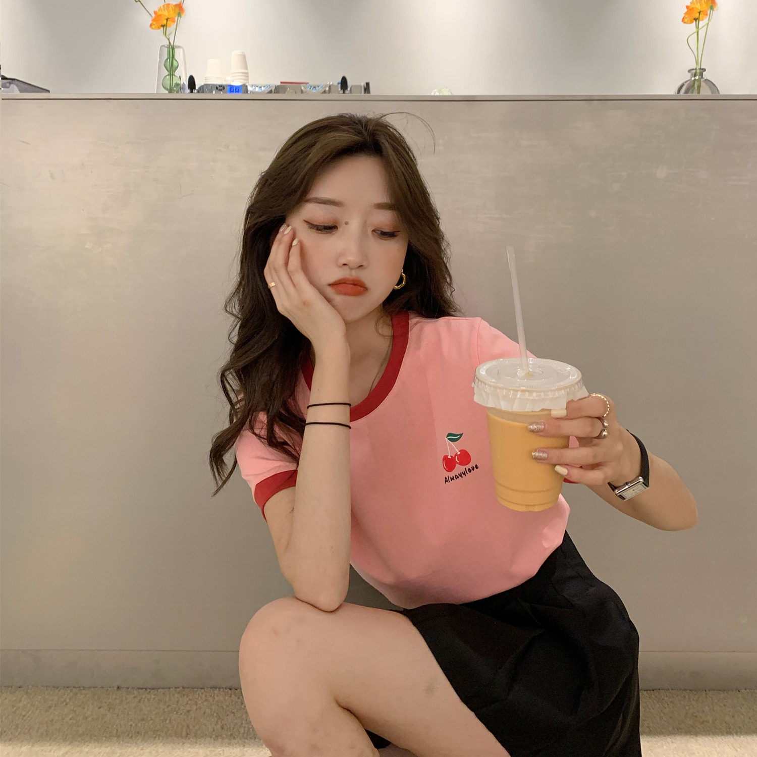 Real price ~   Color contrast edge letter T-shirt for women