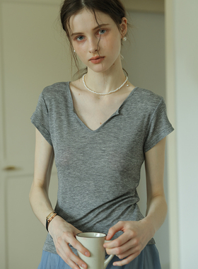 法式简约天丝羊毛薄款V领短款短袖T恤女夏新款慵懒风百搭显瘦上衣