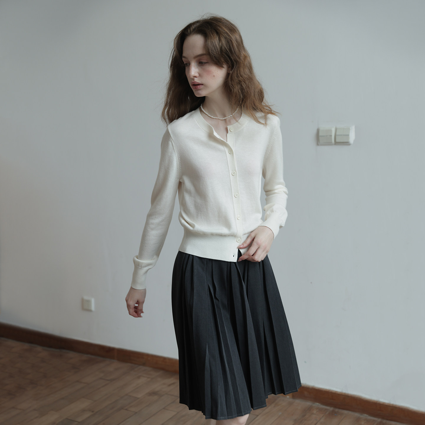 Reewhite经典圆领可机洗羊毛针织开衫女早秋新款百搭长袖毛衣外套