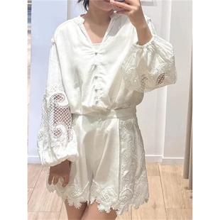 法单M家 25法式简约时尚V领镂空花纹蕾丝拼接衬衫上衣+刺绣短裤