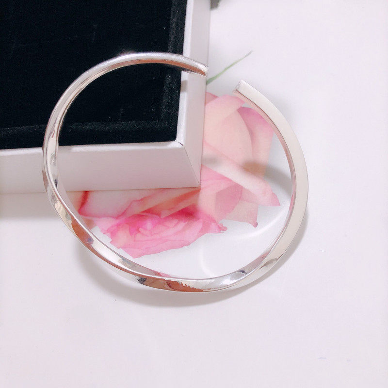 香港正生纯银莫比乌斯实心银手镯9999女纯品饰品开口纽纹抖音同款