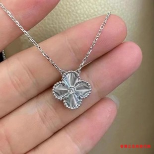 香港正生镭射四叶草纯银项链锁骨链吊坠红玛瑙送闺蜜女友生日礼物