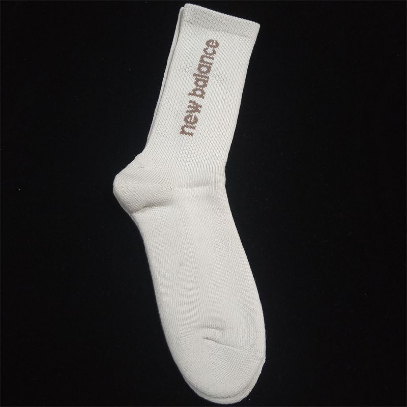 New Balance 男子运动休闲长袜LASC146M-WT