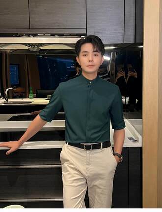 【润哥】夏立领衬衫中袖潮流高级感短袖上衣百搭黑色休闲衬衣7122