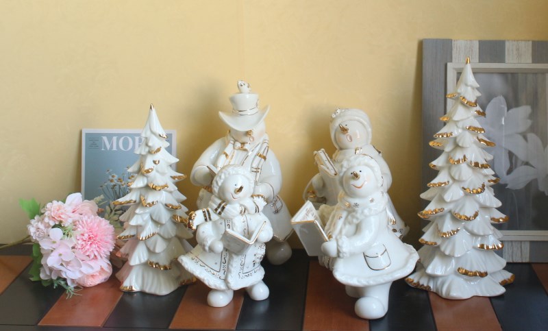 外贸陶瓷手绘描金雅致雪人看书圣诞树场景摆件圣诞礼物家居装饰品