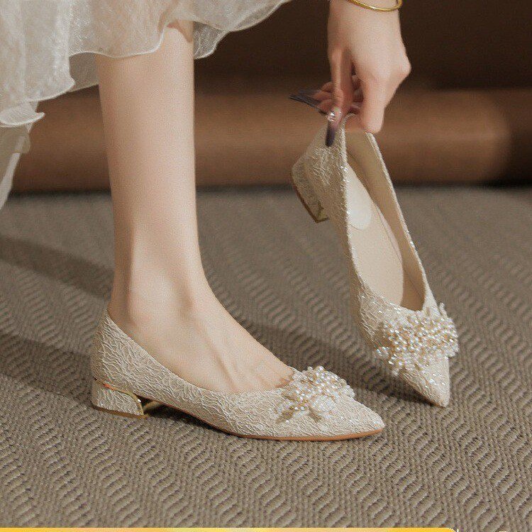 低跟高跟鞋女2025不累脚生日礼物女生送闺蜜实用伴娘蕾丝珍珠婚鞋