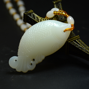 新疆和田玉鱼吊坠籽料羊脂白玉鱼挂件手把件连年有余玉坠玉鱼项链