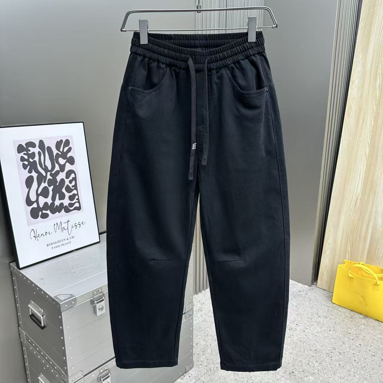 简约潮流系绳弯刀牛仔裤男士宽松休闲长裤黑色松紧腰弯刀牛仔裤潮