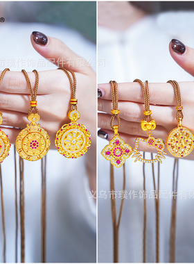 璞佐金店同款玫红镶钻满钻爆闪kt猫八宝罗盘花窗项链新中式毛衣链