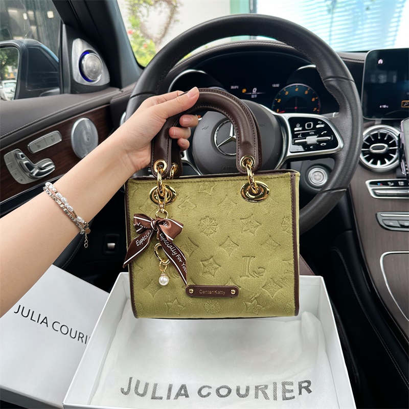 JULIACOURIER女包丝绒压纹戴妃包包女2025新款单肩斜挎小方包通勤