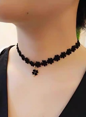 法式复古黑色蕾丝四叶草颈链甜酷辣妹风高雅别致新款choker锁骨链