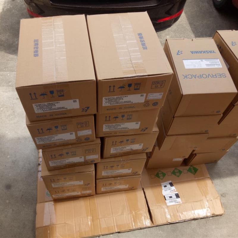 SGD7S-2R8A20A SGD7S-1R6A20A SGD7S-R90A20A驱动器 现货供应