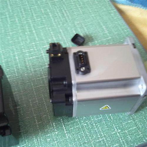 议价伺服马达R88M-K10030H/K20030H/K40030H-S2-Z欢迎询价