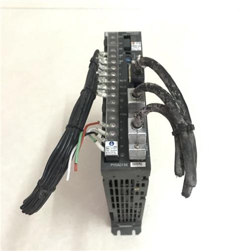 PY0A015E. PY0A030E. PY0A100E. PY0A150E 伺服驱动器