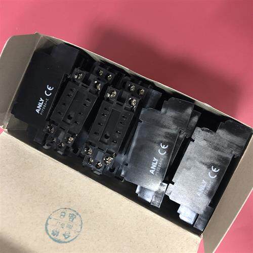 台湾继电器底座PYF08A全新正品假一罚十