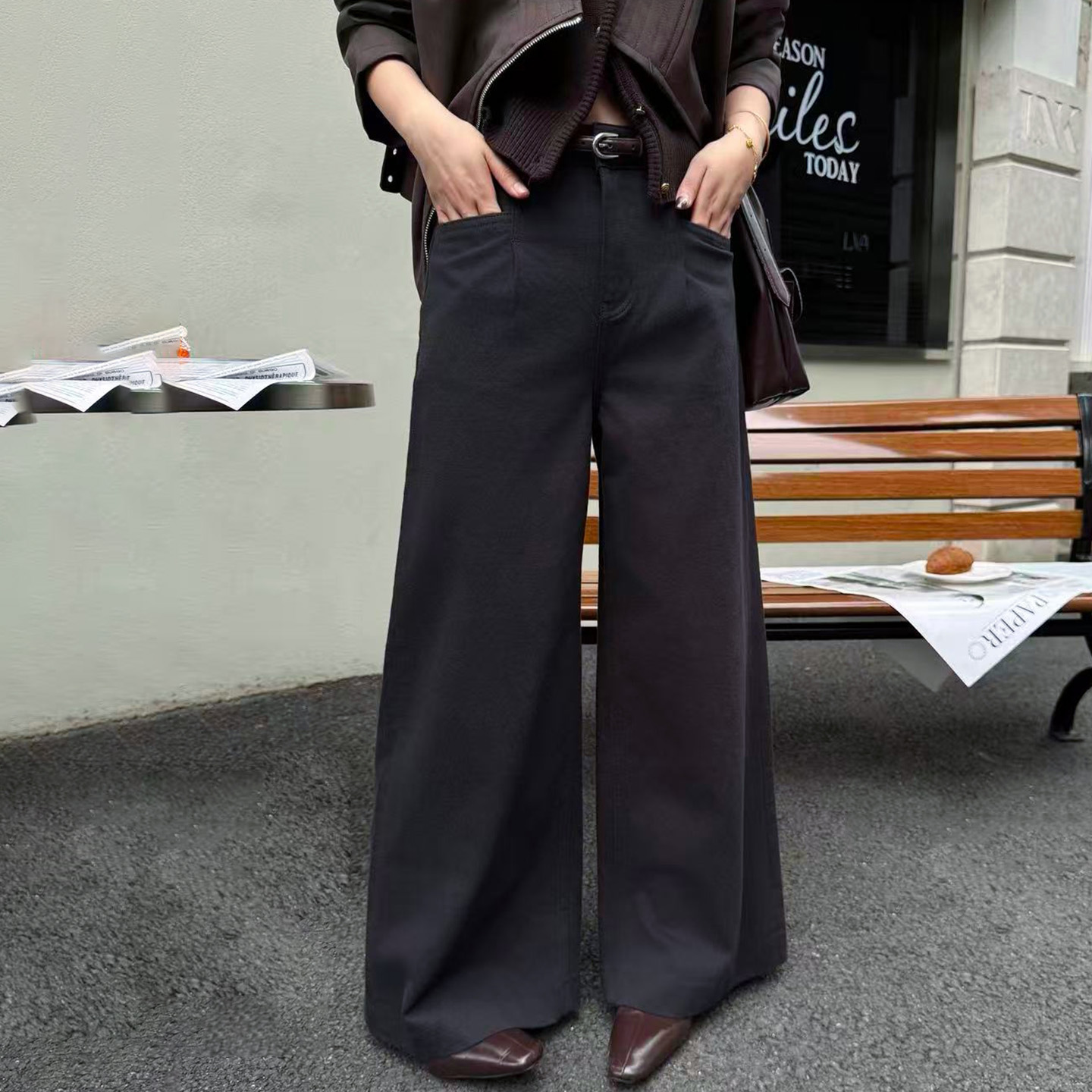 秋季深灰色宽松显瘦女牛仔阔腿裤