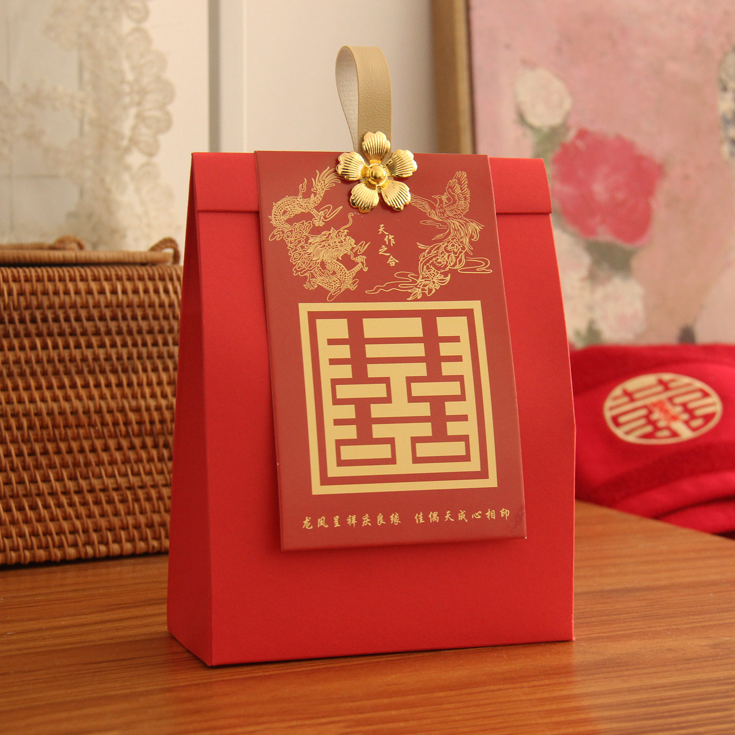 热销婚庆用品喜糖盒子档高级同款折叠订婚喜糖袋子伴手回礼盒跨境