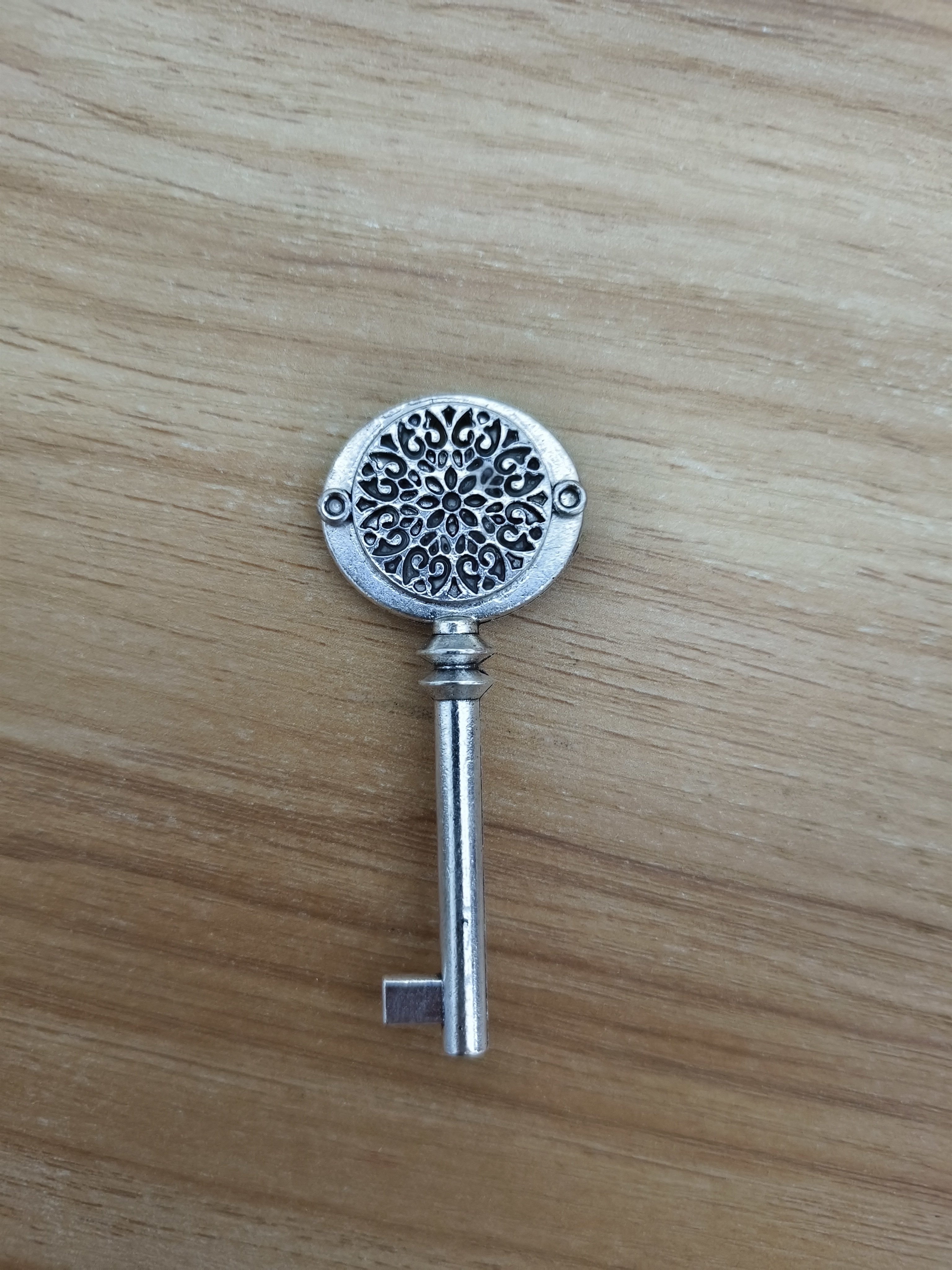 中国国潮镂空镶花通用立式钢琴钥匙,国产进口二手钢琴开锁钥匙