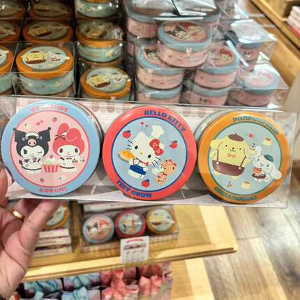日本代购 hellokitty联名三丽鸥sanrio草莓薄脆曲奇饼干零食礼盒
