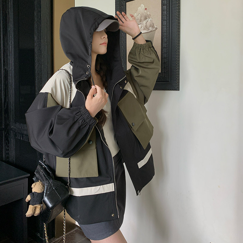 户外风拼色短款连帽冲锋衣外套女春秋超火好看高级感小众夹克上衣图片