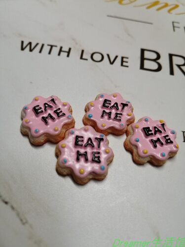 【Dreamer】仿真爱丽丝eatme可爱饼干食玩手机壳头饰树脂配件
