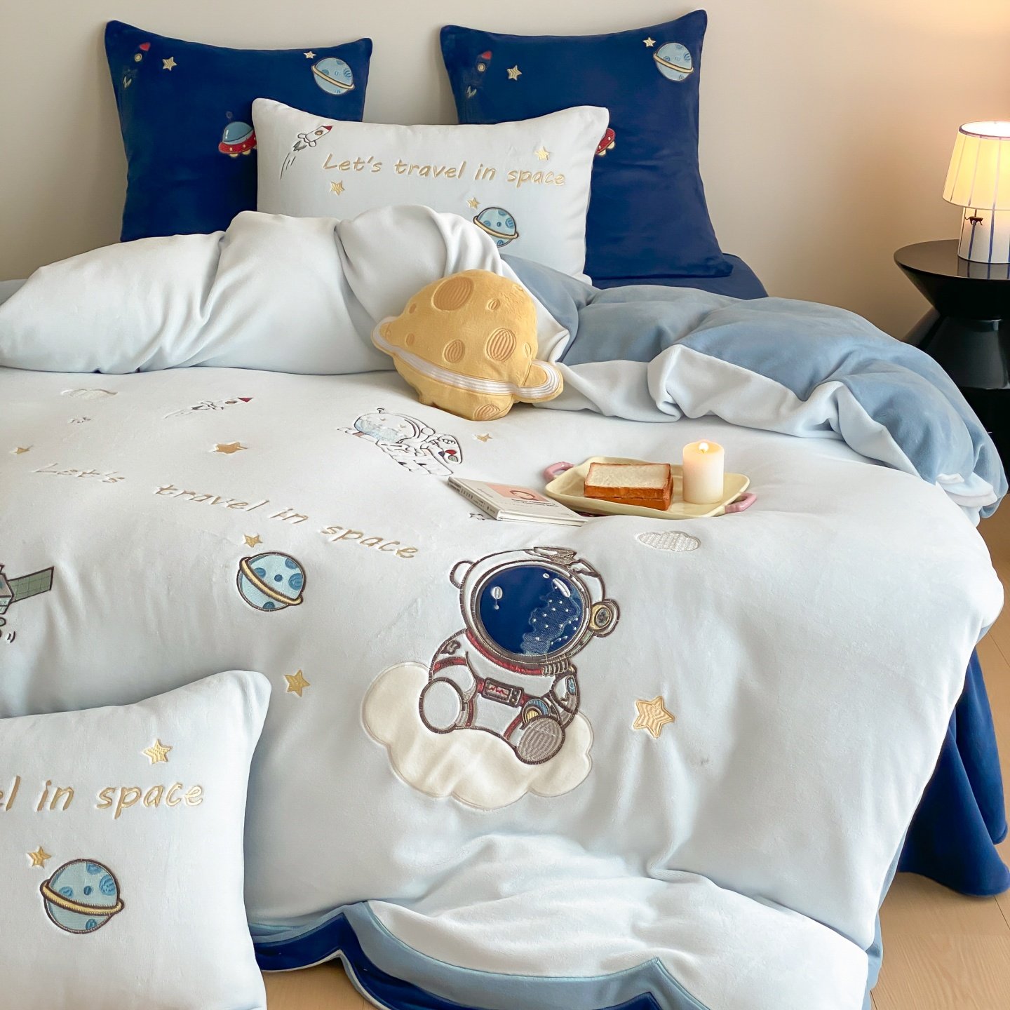 卡通宇航员加厚牛奶绒四件套儿童冬季保暖刺绣珊瑚绒保暖床单床品,床上用品,床品套件/四件套/多件套,淘宝优惠券,粉丝福利购,淘宝优惠卷