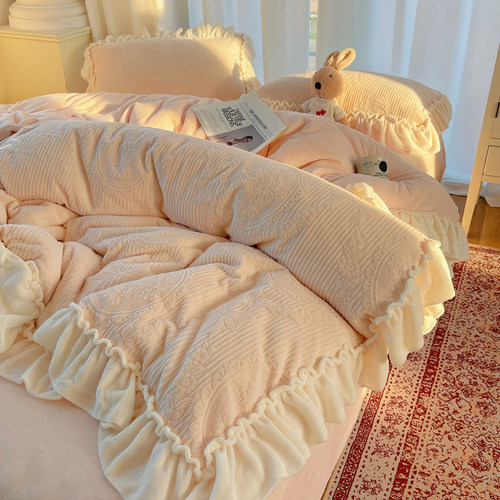 雕花绒四件套浪漫粉秋冬公主风