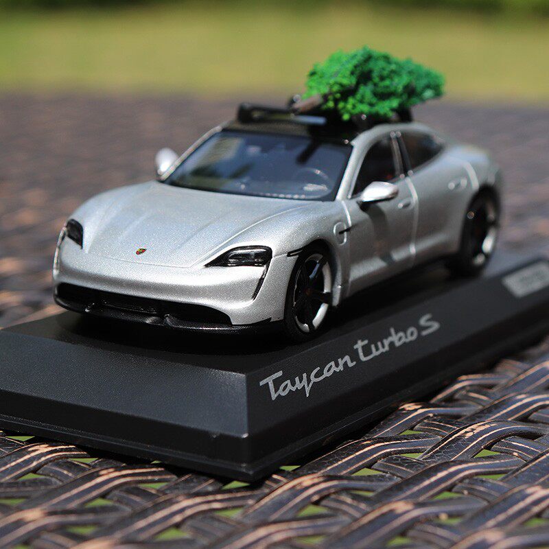 原厂圣诞版摆件汽车模型