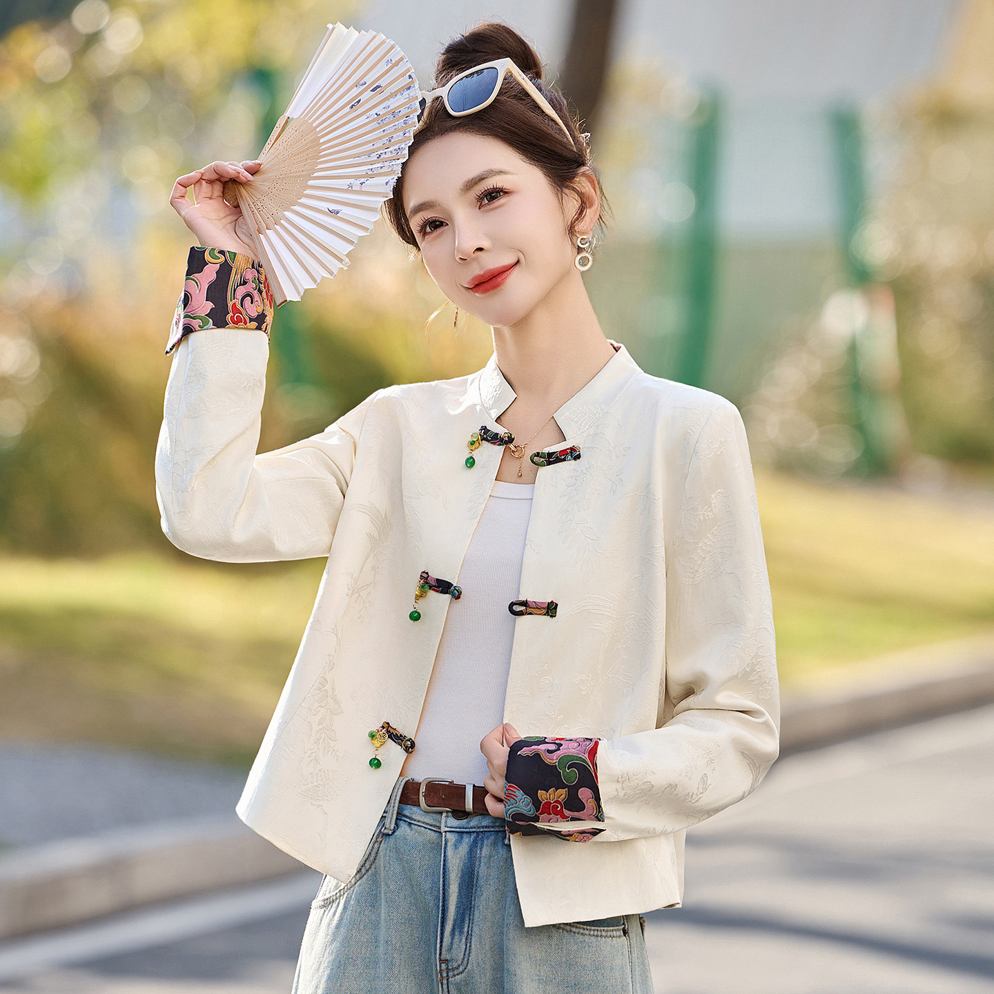 新中式立领盘扣短外套女2026年春秋新款洋气显瘦百搭刺绣国风上衣,女装/女士精品,短外套,淘宝优惠券,粉丝福利购,淘宝优惠卷