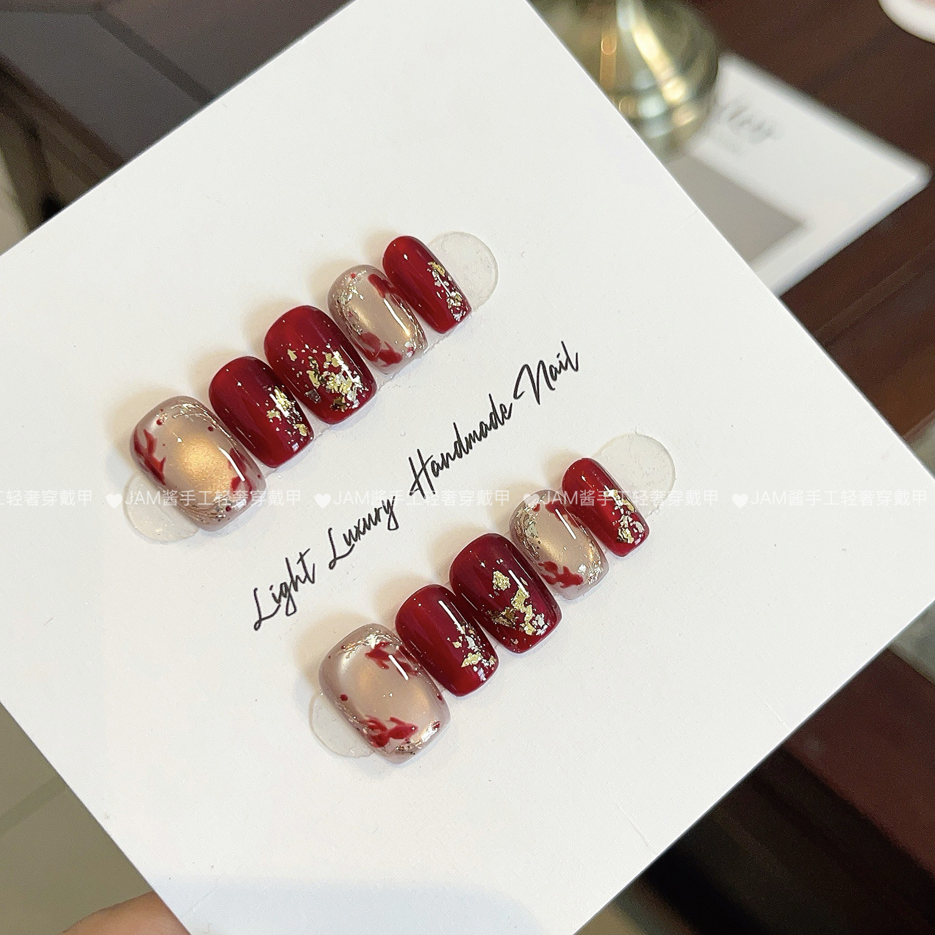 招财锦鲤 新年新款纯手工穿戴甲短款红色锦鲤猫眼美甲高级感显白