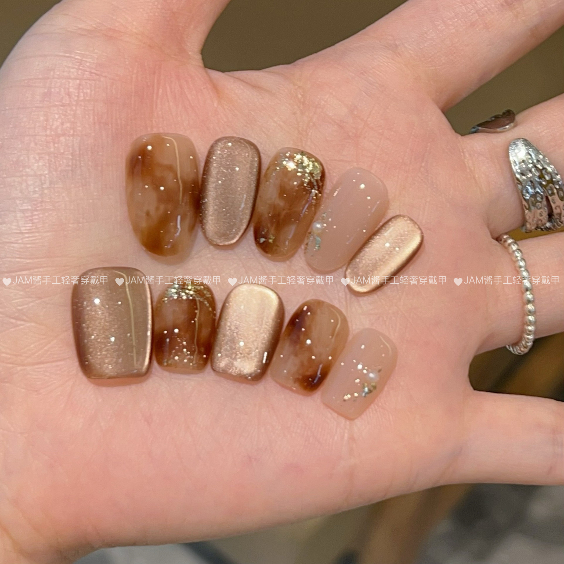 巧克力酱 新款纯手工穿戴甲短款琥珀晕染棕色猫眼穿戴美甲高级感
